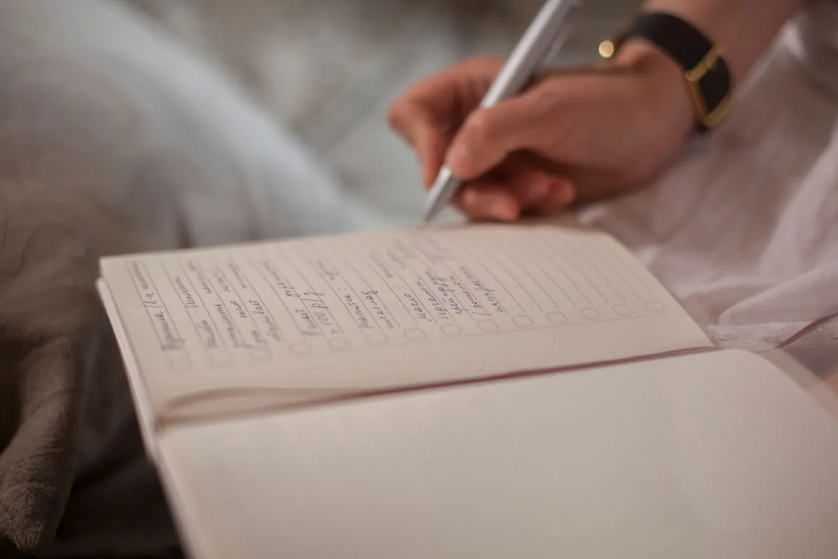 The Monthly Diary Craft Checklist: 10 Tasks to Keep Your Journal On Track